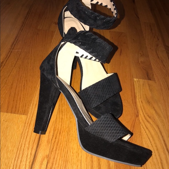 Black Strappy High Heel Sandals - Picture 3 of 4